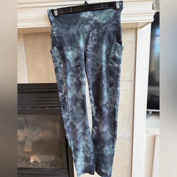 Lululemon Align High Rise Legging With Pockets - Picture 5 of 8